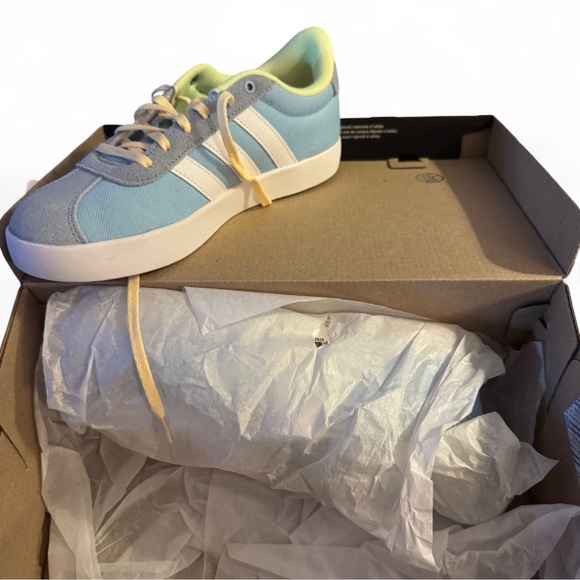 Adidas - Picture 4 of 5